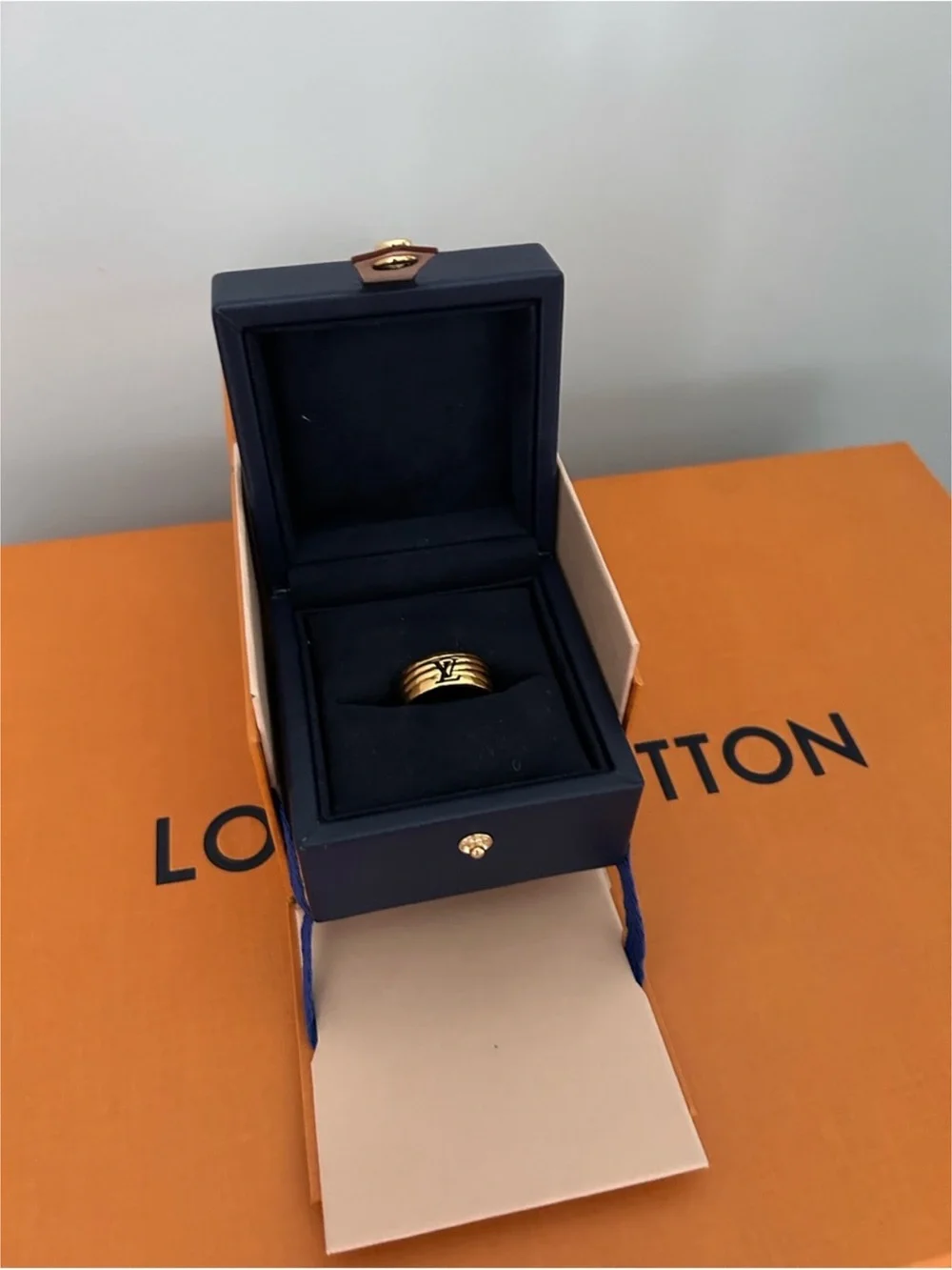 Louis Vuitton Unisex Epi Leather-Patterned Ring SIZE LARGE